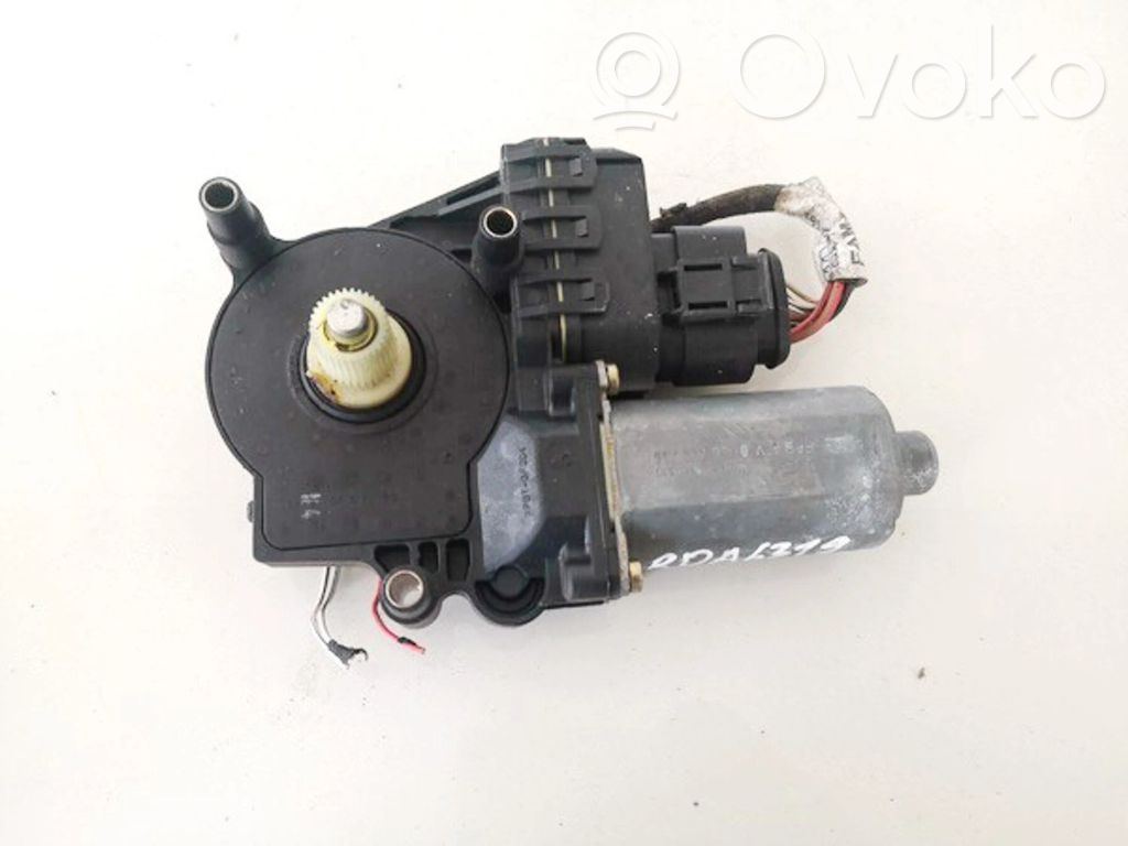 Audi A4 S4 B5 8D Silnik regulatora szyby drzwi przednich 