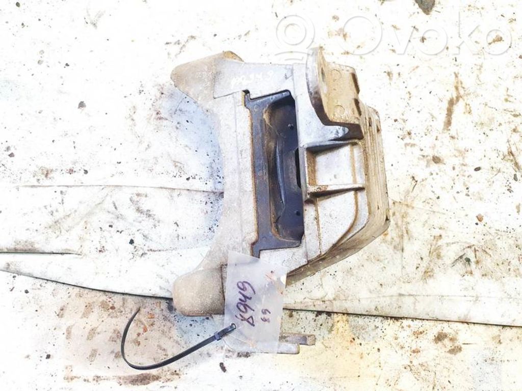 Chevrolet Cruze Engine mount bracket 