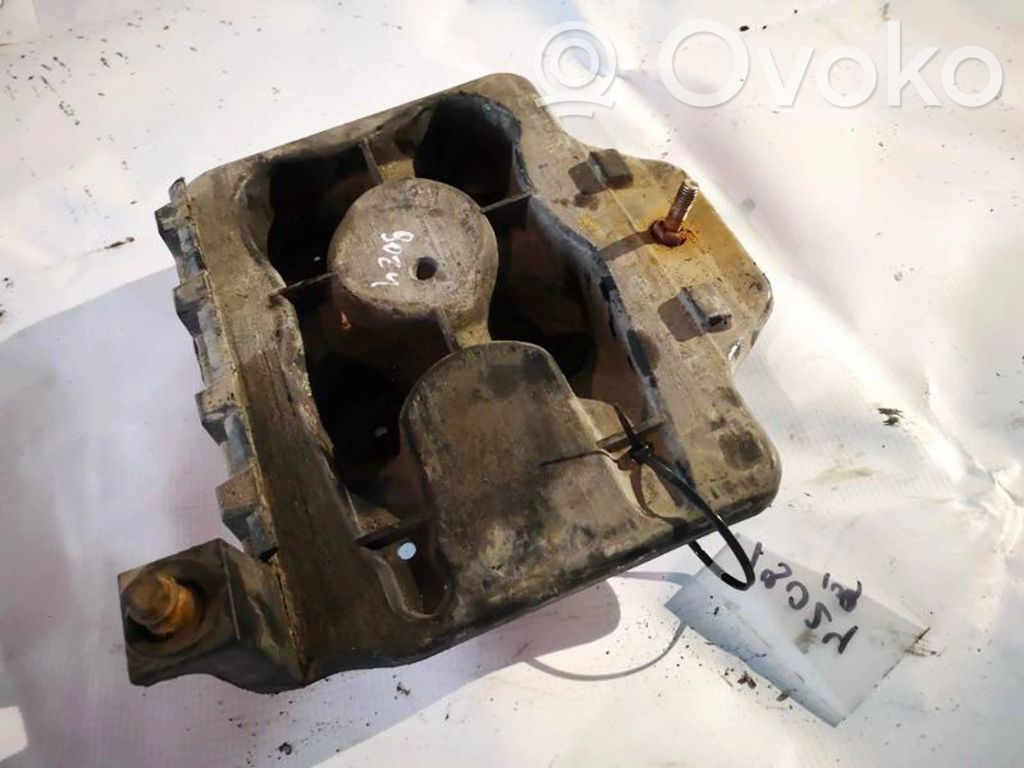 Volkswagen Golf IV Support boîte de batterie