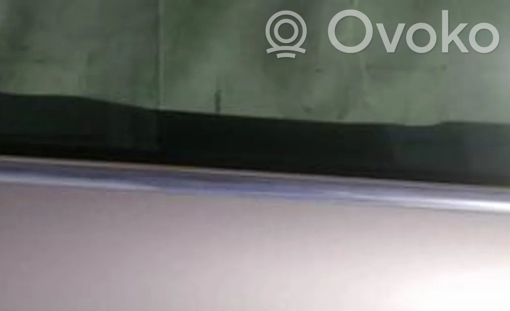 Etuoven lasin muotolista