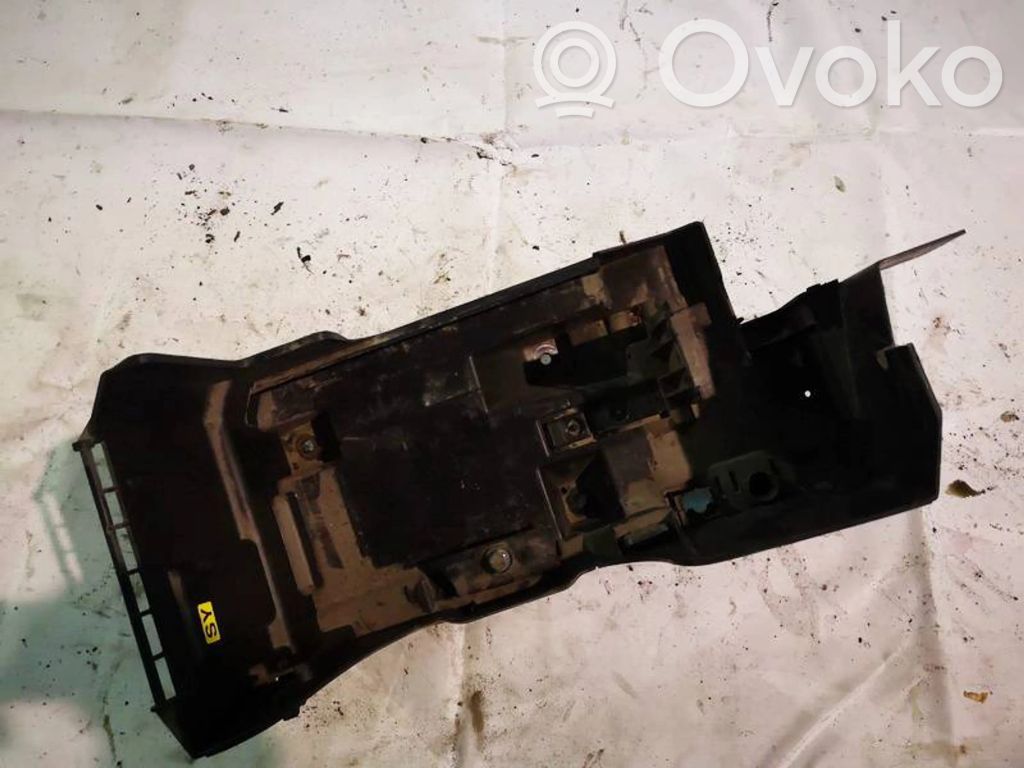 Opel Vectra C Akkulaatikon alusta 