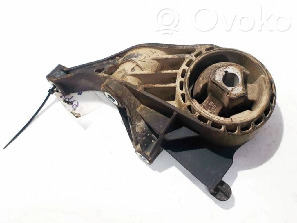 Chevrolet Cruze Engine mount bracket 