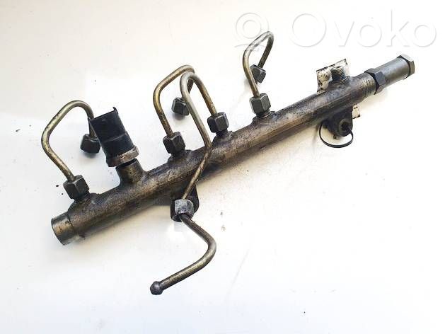 Nissan Primera Tuyau de conduite principale de carburant