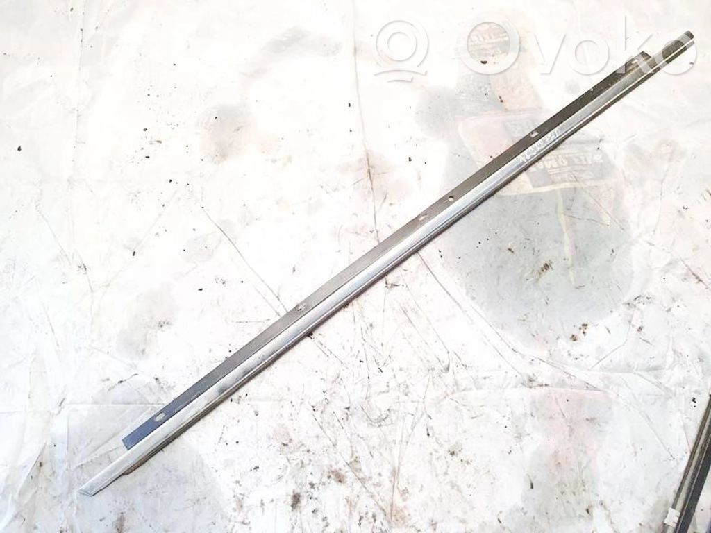 Audi A6 S6 C6 4F Listwa / Uszczelka szyby drzwi 
