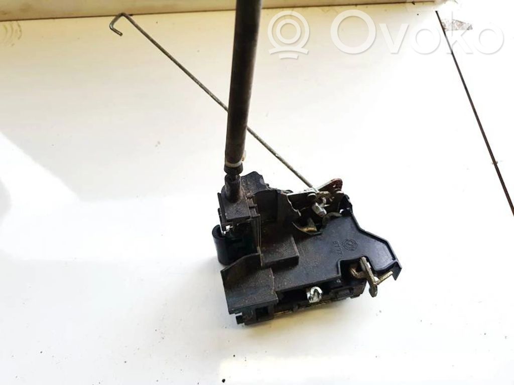 Serrure de porte avant   B792,B792