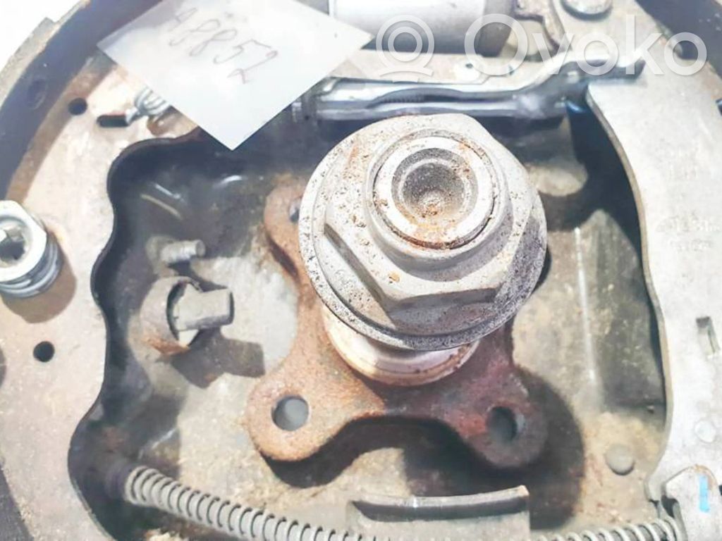 Renault Clio IV Fus roată spate
