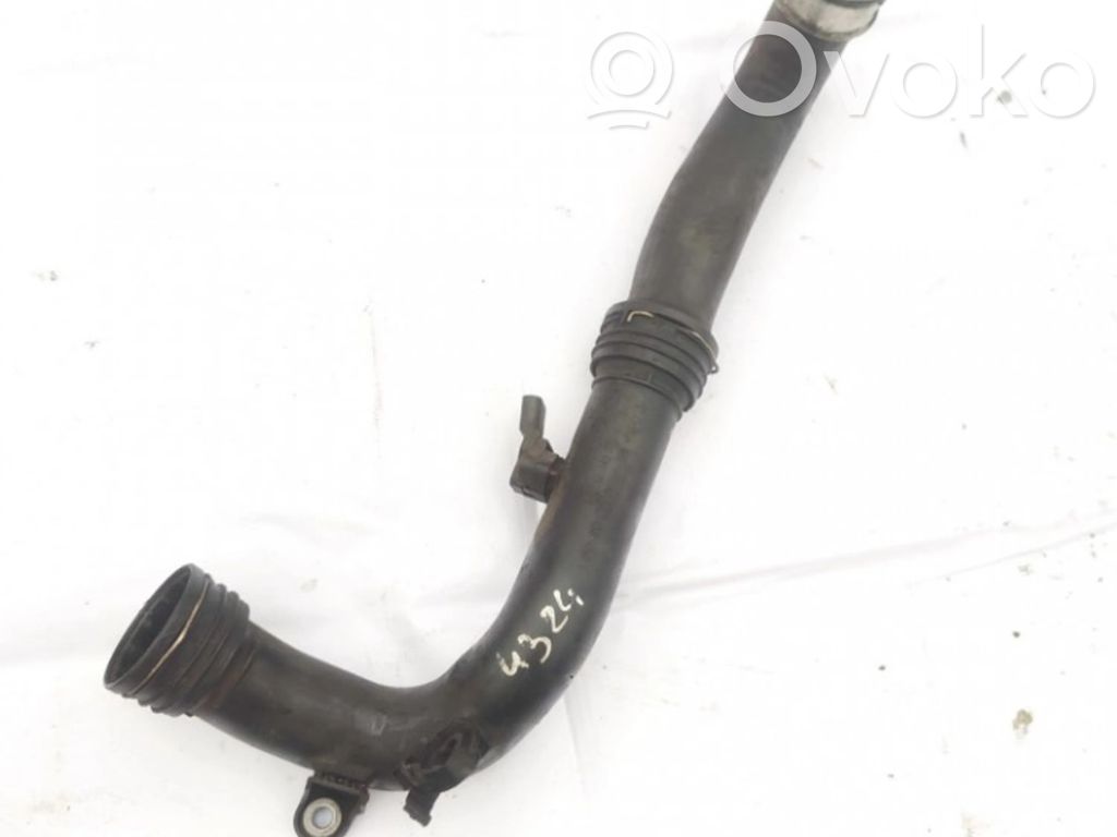 Volkswagen PASSAT B6 Tubo flessibile intercooler 
