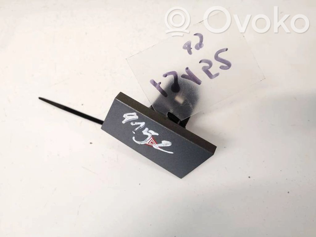 Botón interruptor de luz de peligro   13138255,13138255