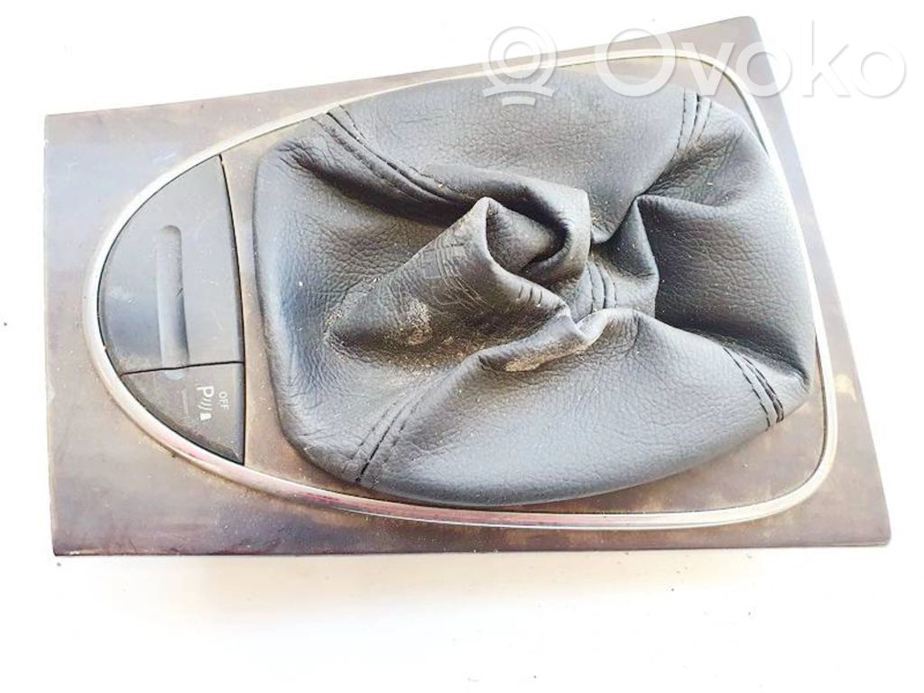 Mercedes-Benz E W211 Rivestimento in plastica cornice della leva del cambio 