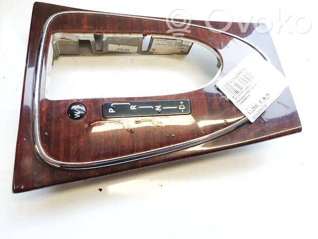 Mercedes-Benz E W211 Rivestimento in plastica cornice della leva del cambio