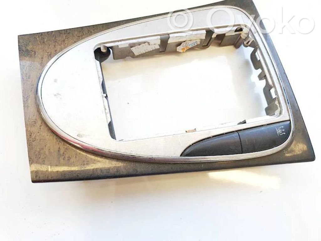 Mercedes-Benz E W211 Altra parte interiore