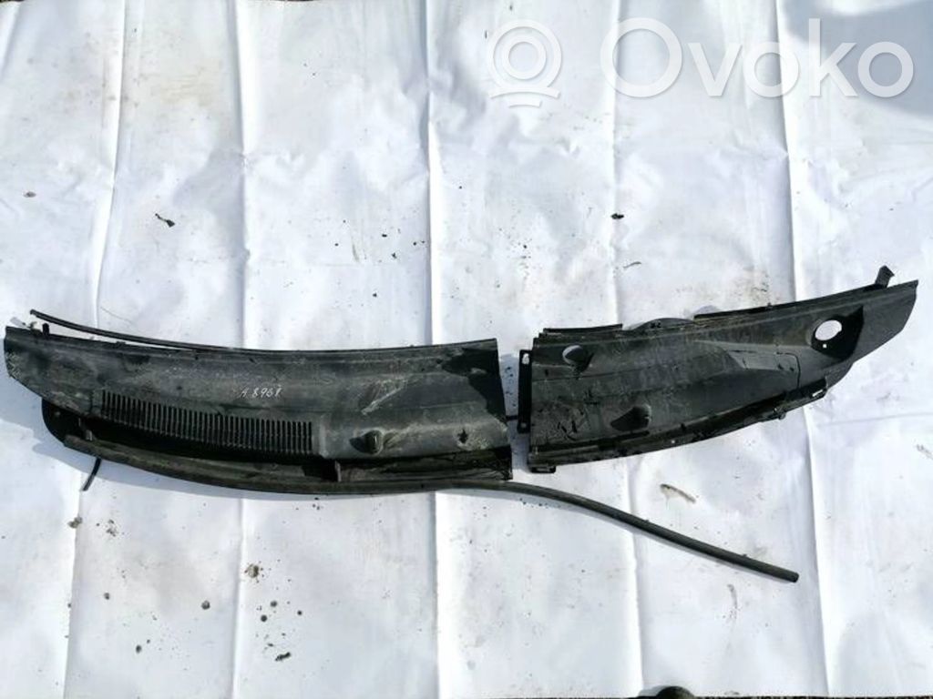 Toyota Yaris Apărătoare ștergătoare 