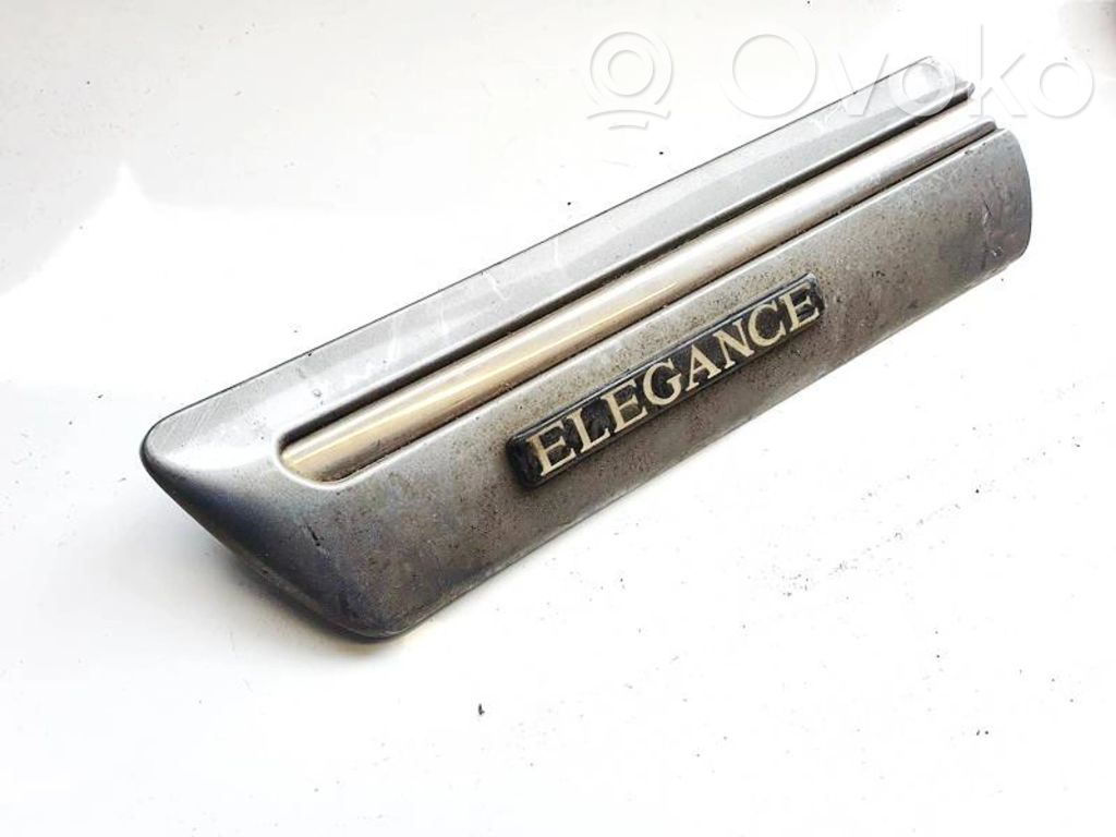 Mercedes-Benz E W210 Rivestimento parafango (modanatura) 