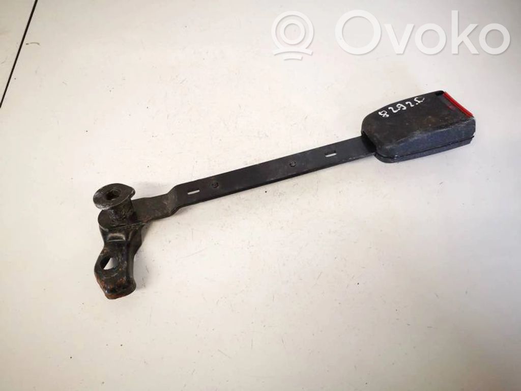 Volkswagen PASSAT B5 Boucle de ceinture de sécurité avant