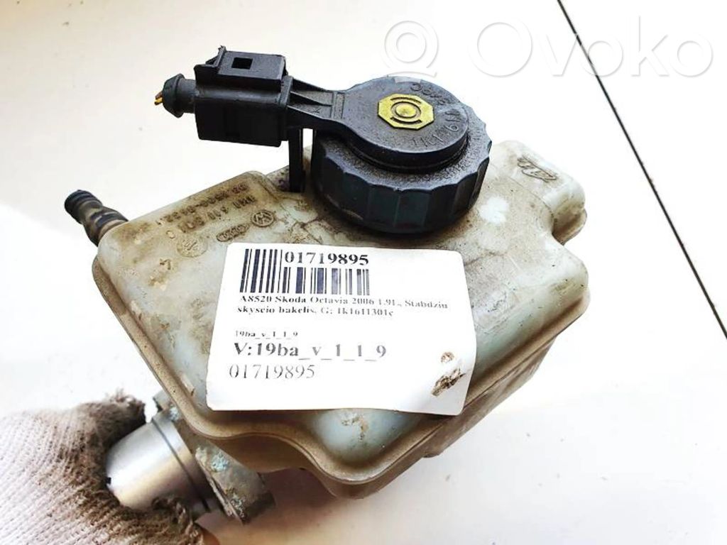 Skoda Octavia Mk2 (1Z) Serbatoio di compensazione del liquido del freno
