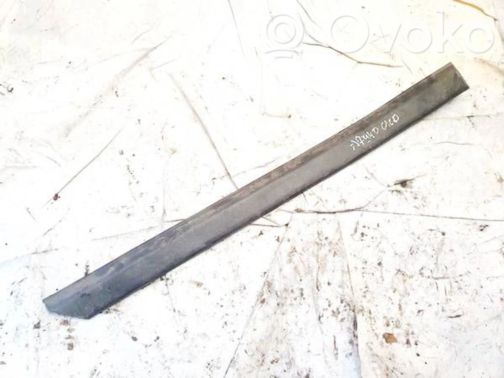 Volkswagen Golf III Takaoven lista (muoto)