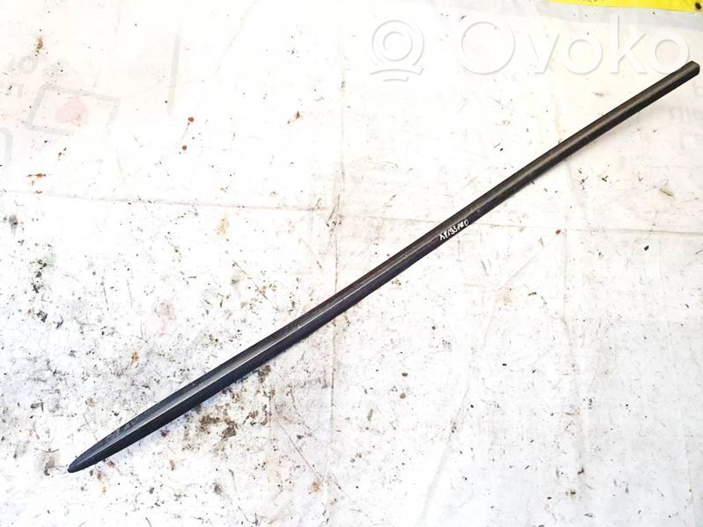 Opel Zafira A Etuoven lista (muoto) 