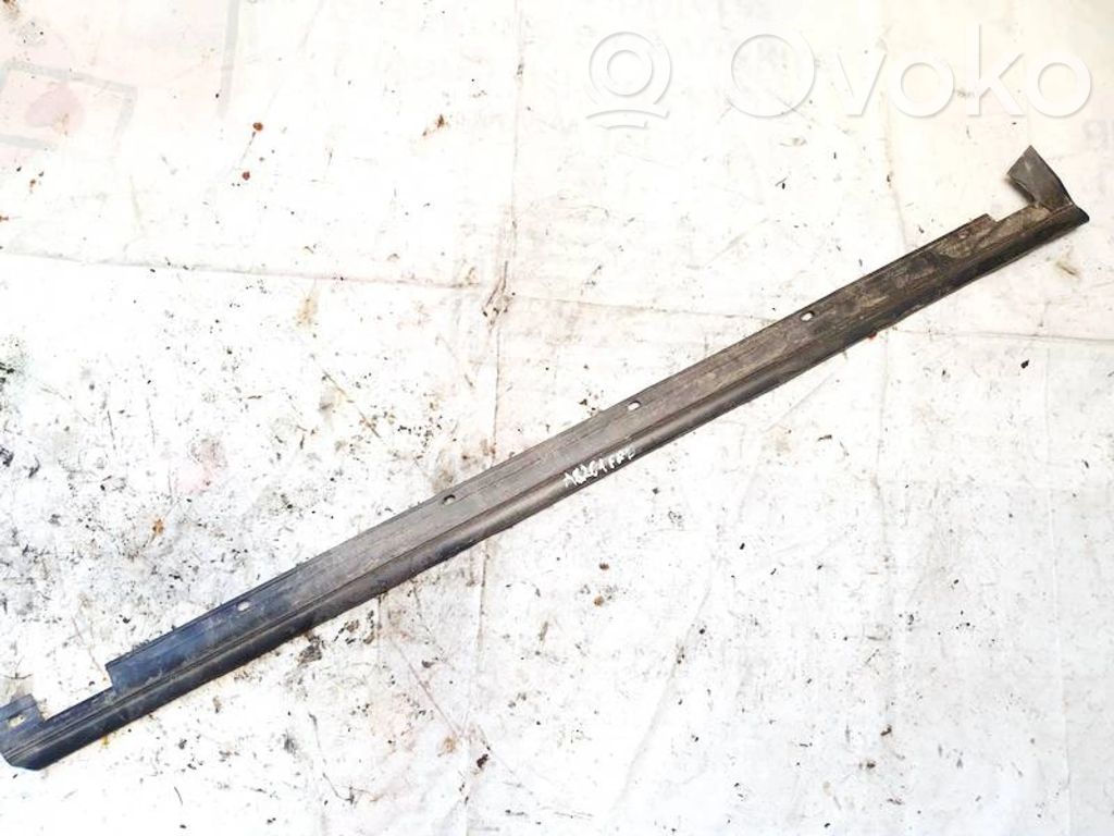 Audi A4 S4 B5 8D Rivestimento modanatura del vetro della portiera anteriore 