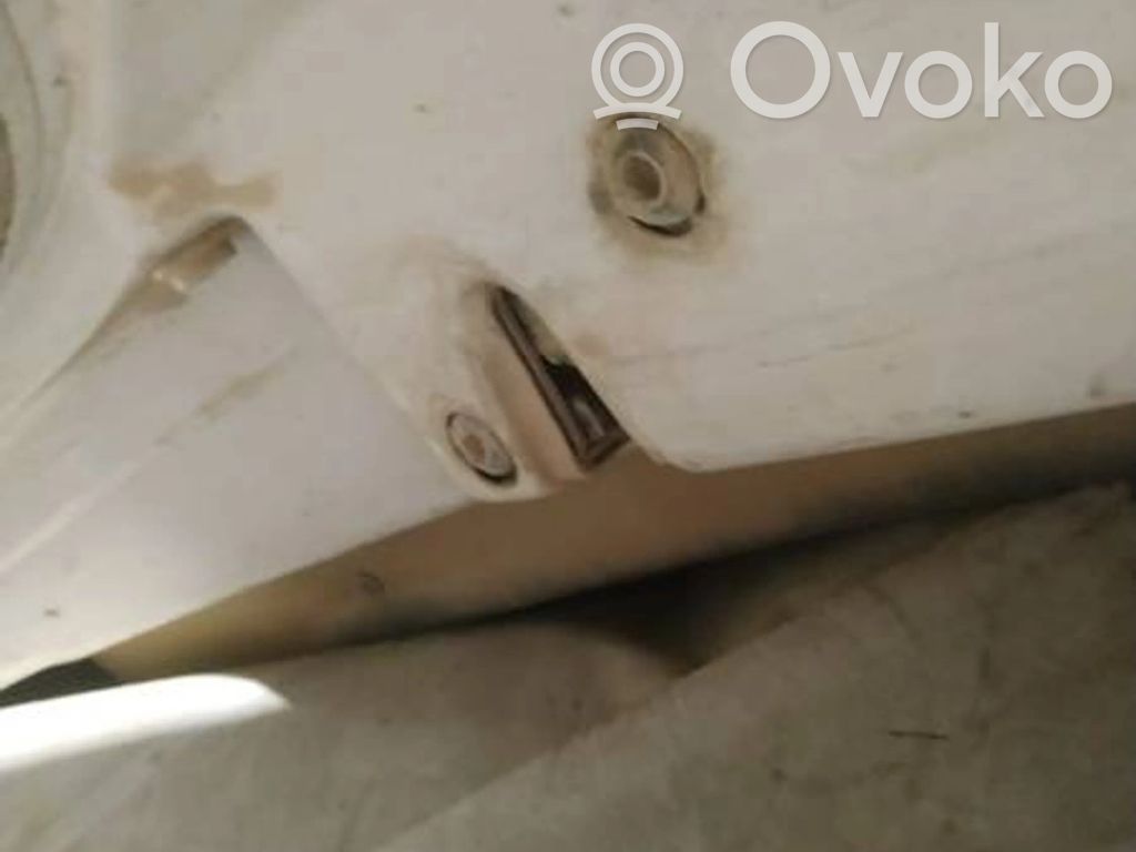 Cerradura de puerta trasera
