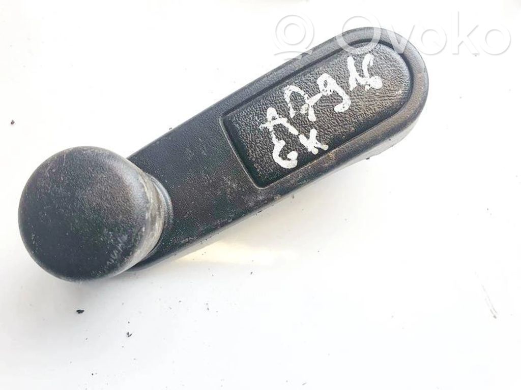 Peugeot 307 Asa de la ventanilla de la puerta delantera 