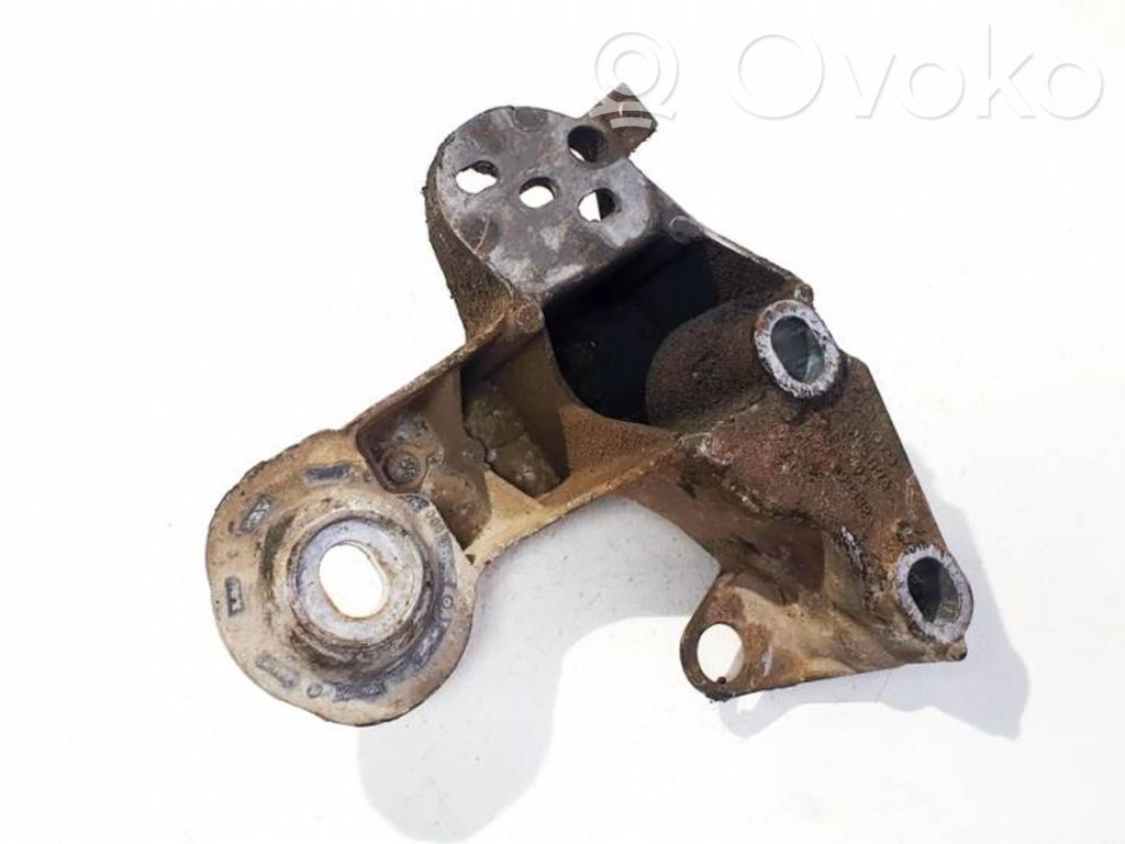 Łapa / Mocowanie silnika   4B0199352A,4B0199352A