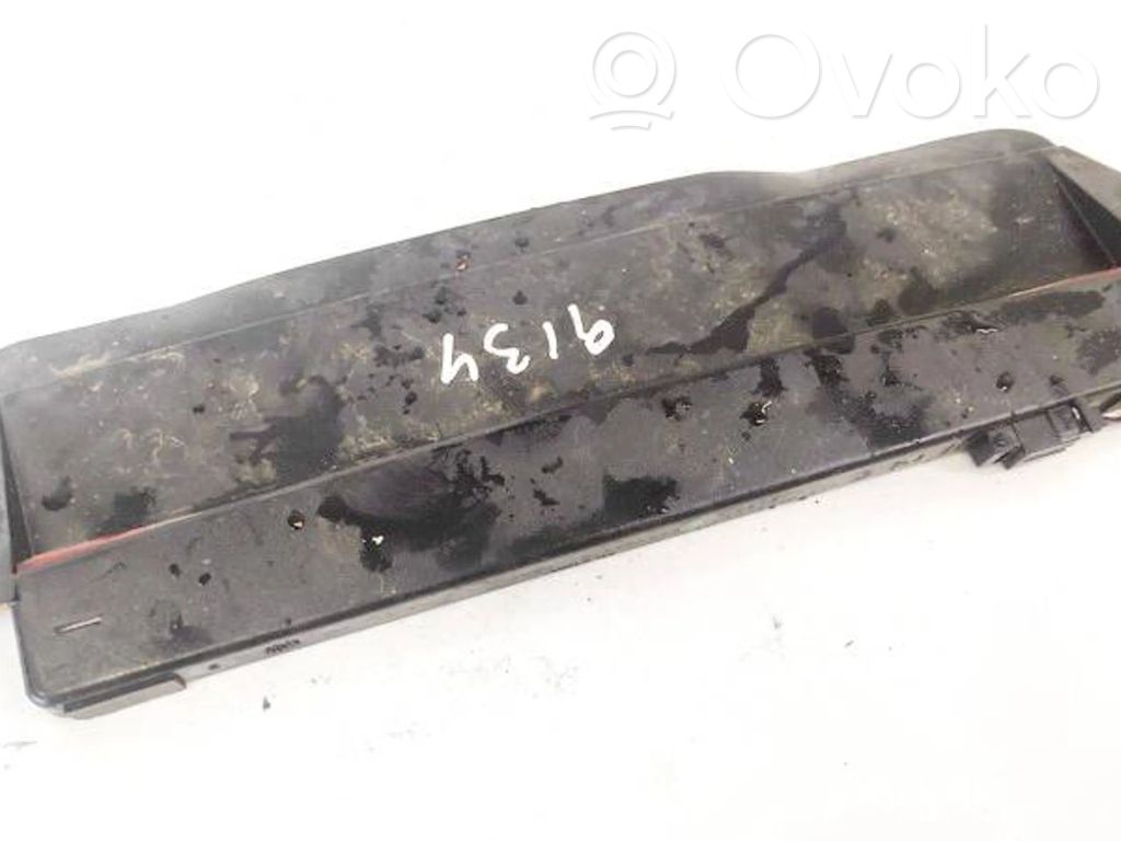 Kolmas/lisäjarruvalo   3C5945087,3C5945087