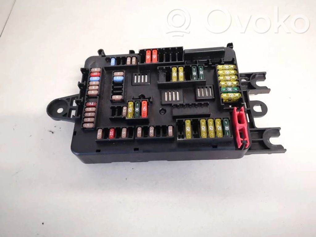 BMW 3 F30 F35 F31 Juego de caja de fusibles