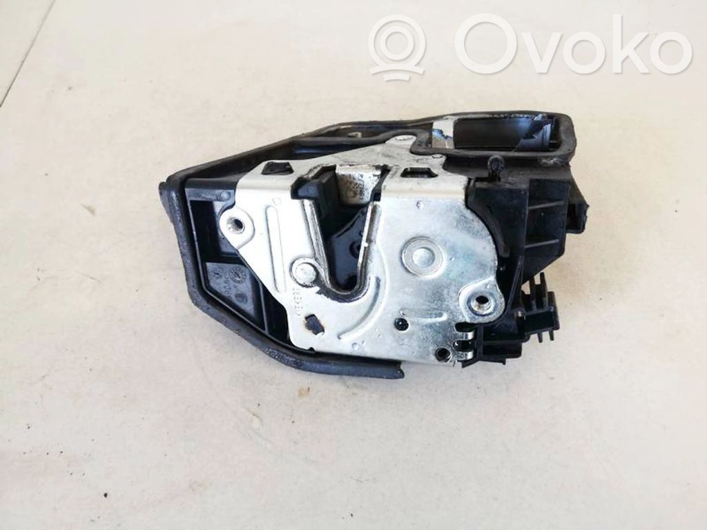 BMW 4 F32 F33 Zamek drzwi tylnych 