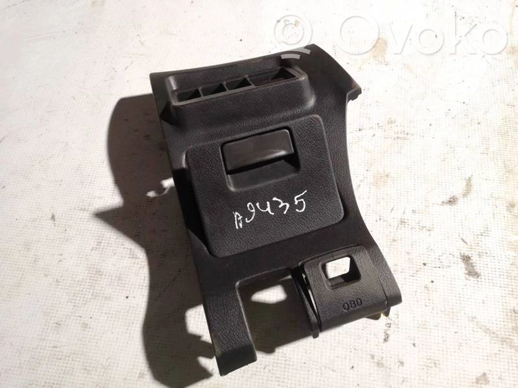 Toyota Corolla E140 E150 Kita salono detalė 