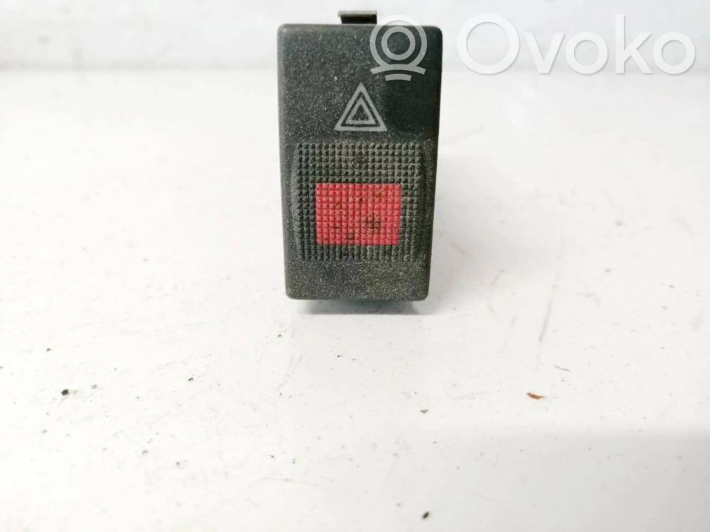 Hätävilkkujen kytkin   8D0941509,8D0941509