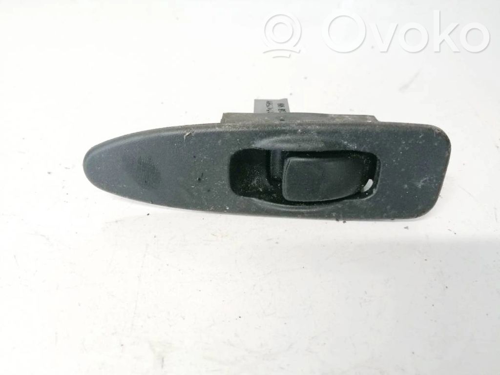 Mitsubishi Carisma Przyciski szyb 