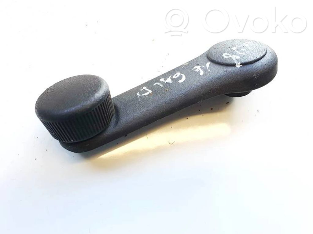 KIA Ceed Asa de la ventanilla de la puerta delantera 