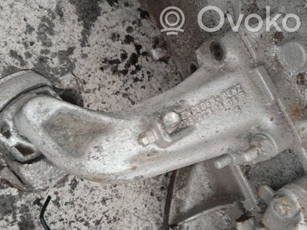 Mercedes-Benz W123 Supporto di montaggio del motore (usato)