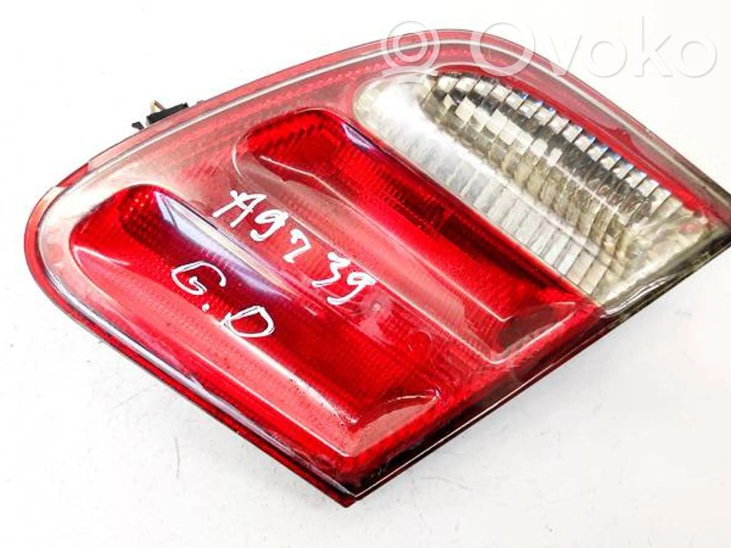 Mercedes-Benz E W210 Luci posteriori del portellone del bagagliaio
