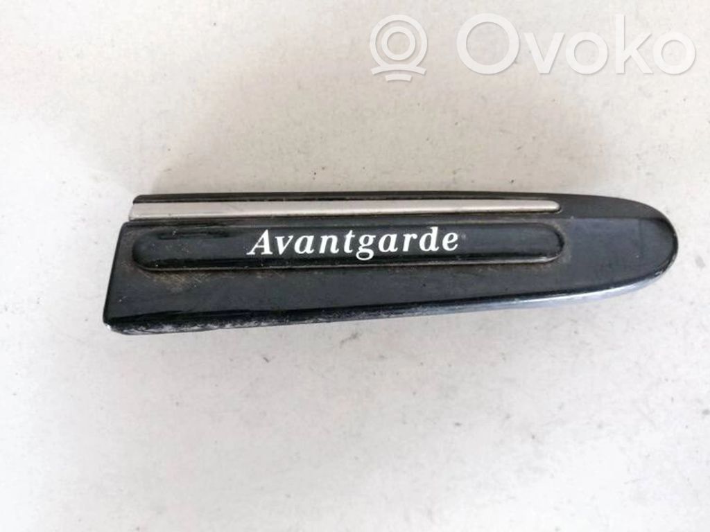 Mercedes-Benz E W211 Rivestimento parafango (modanatura)