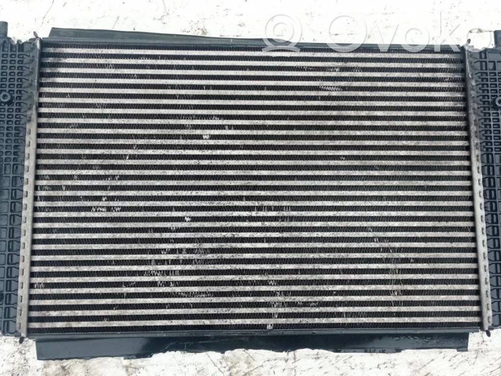 Volkswagen PASSAT B6 Chłodnica powietrza doładowującego / Intercooler 
