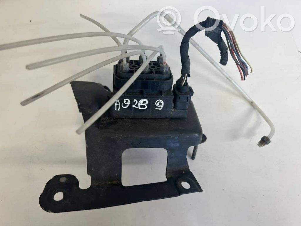 Mercedes-Benz ML W164 Modul unitate control suspensie pneumatică (spate) 