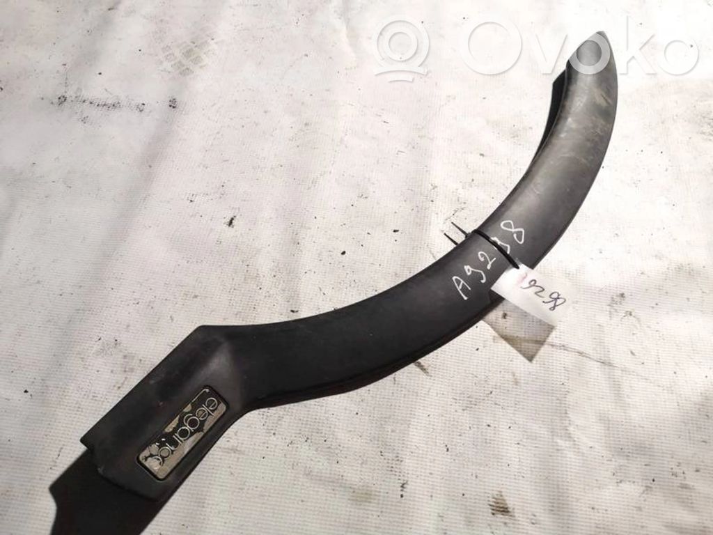 Opel Zafira A Moldura de la aleta (moldura)