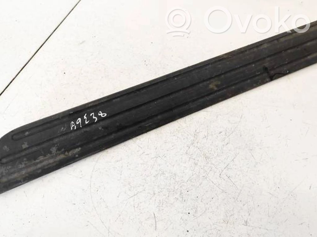 Toyota RAV 4 (XA30) Copertura del rivestimento del sottoporta anteriore