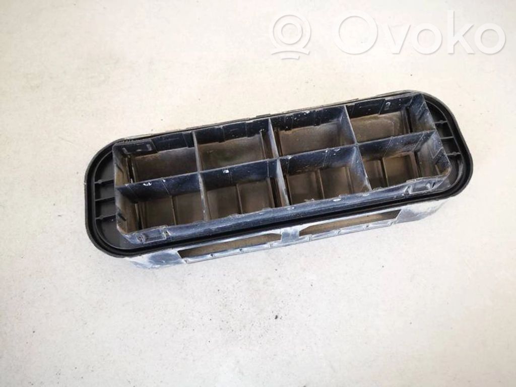 Nissan Note (E11) Ilmanoton kanavan osa 