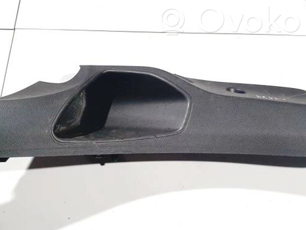 Ford Focus Kita salono detalė 
