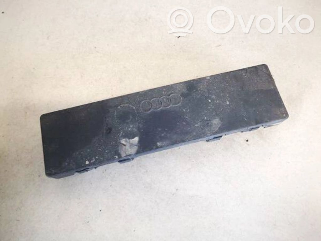 Audi A4 S4 B5 8D Inne części karoserii 