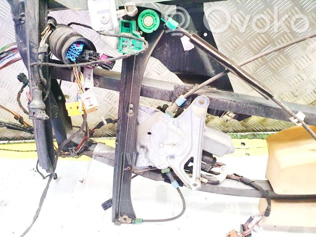Audi A4 S4 B5 8D Mécanisme de lève-vitre avec moteur