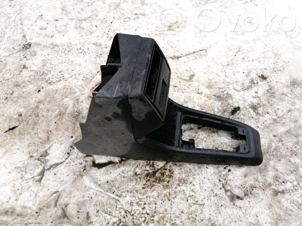 Toyota Avensis T270 Popielniczka deski rozdzielczej 