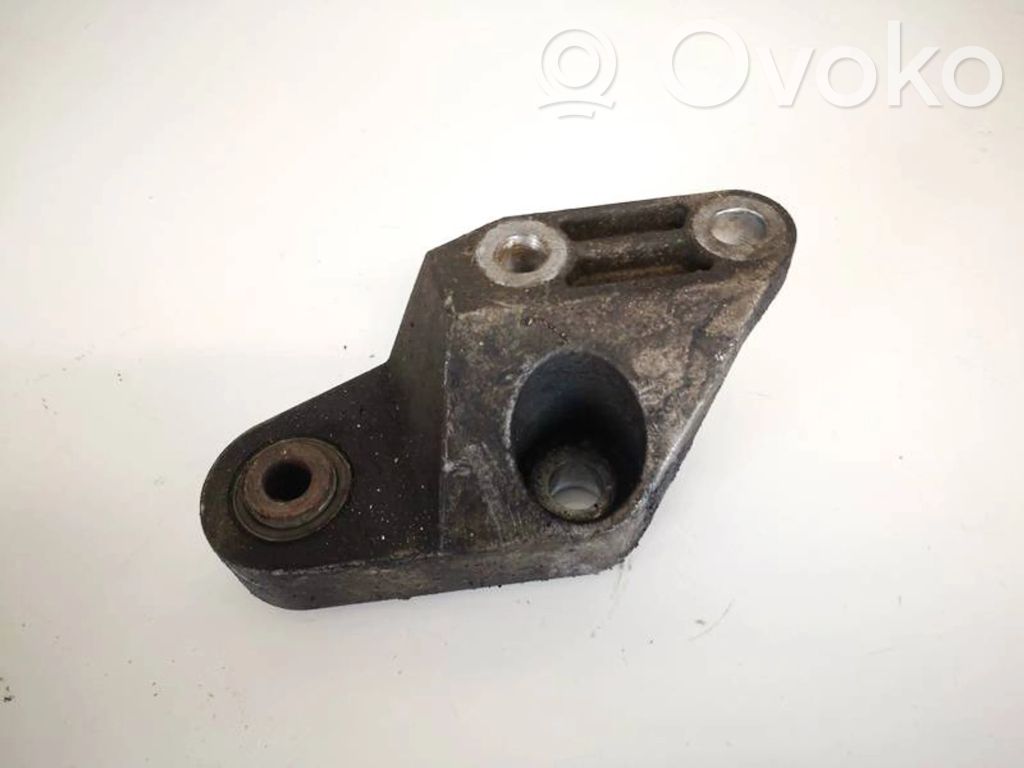 Engine mounting bracket   CC3139010,CC3139010