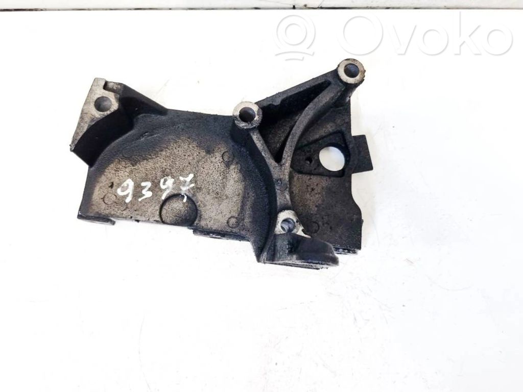 Engine mounting bracket   8200871583,8200871583