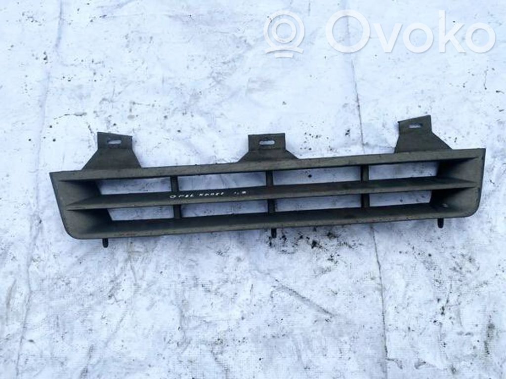 Opel Astra F Front grill 