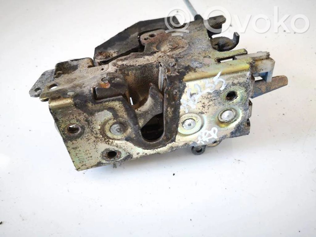Serrure de porte avant