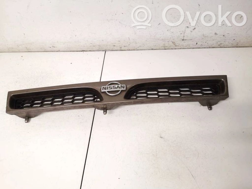Nissan Sunny Griglia anteriore