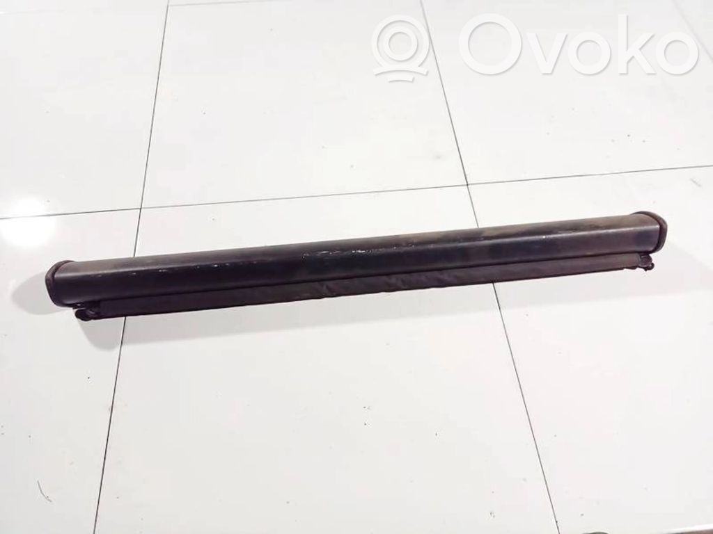 Volvo V50 Hattuhylly 